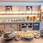 Novotel De Maine Hotel 4*