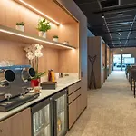Hotel Novotel De Maine 4*