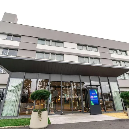 Hotel Novotel De Maine 4*
