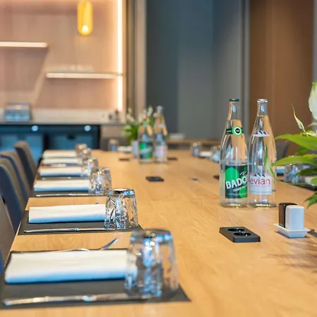 Novotel De Maine Hotel