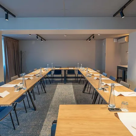 Hotel Novotel De Maine 4*