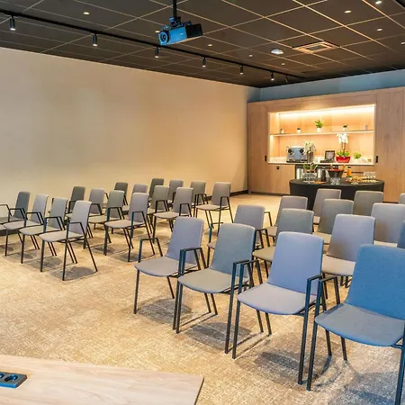 Novotel De Maine Hotel 4*