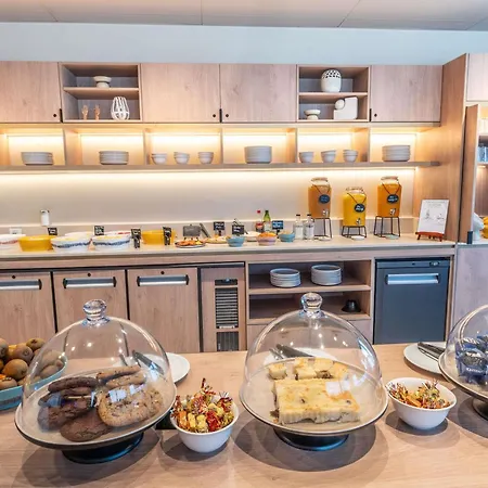 Novotel De Maine Hotel 4*