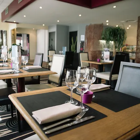 Novotel De Maine Hotel 4*