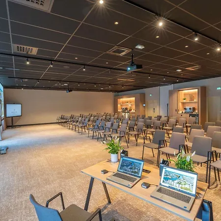 Novotel De Maine 호텔