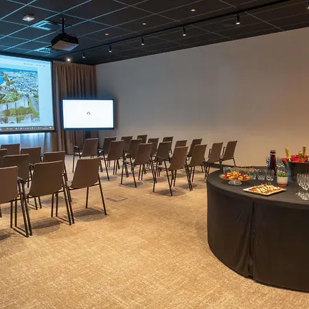 Novotel De Maine Hotel 4*