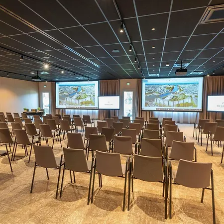 Hotel Novotel De Maine 4*