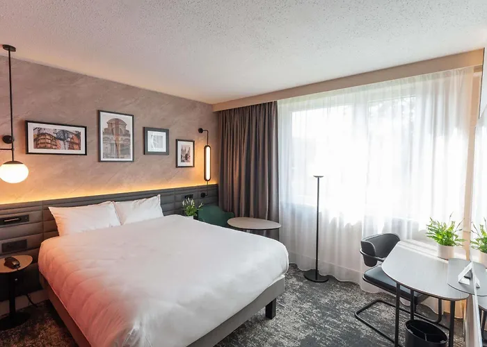 Novotel De Maine Hotel