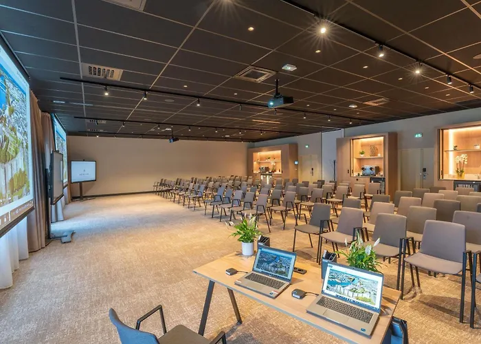 Novotel De Maine 호텔